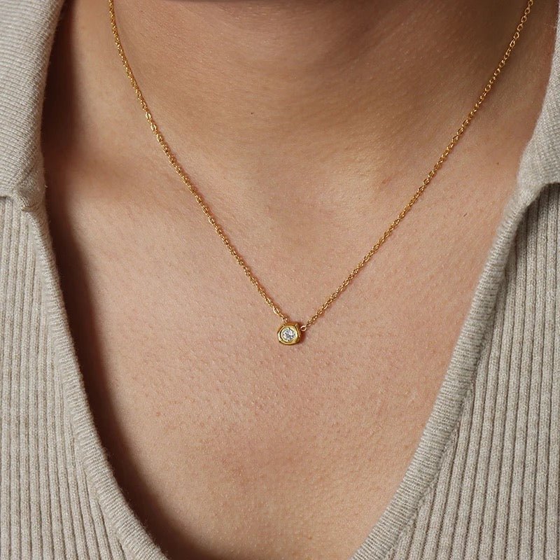 Chaines avec pendentif - Priscille & Aquila