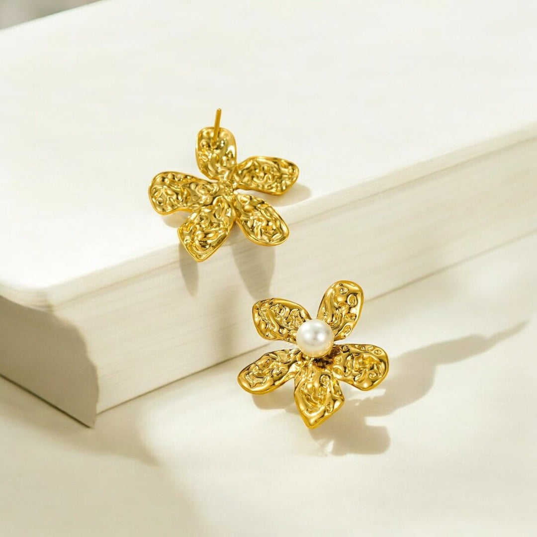 Boucles d’Oreilles Hadassa – Fleurs Dorées et Intemporelles - Priscille & Aquila