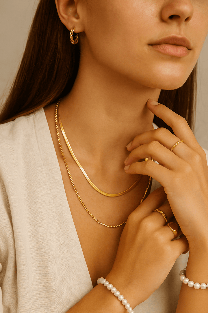 Collier Anne - Marie – Double rang doré élégant - Priscille & Aquila
